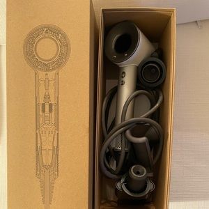 Dyson blow dryer white